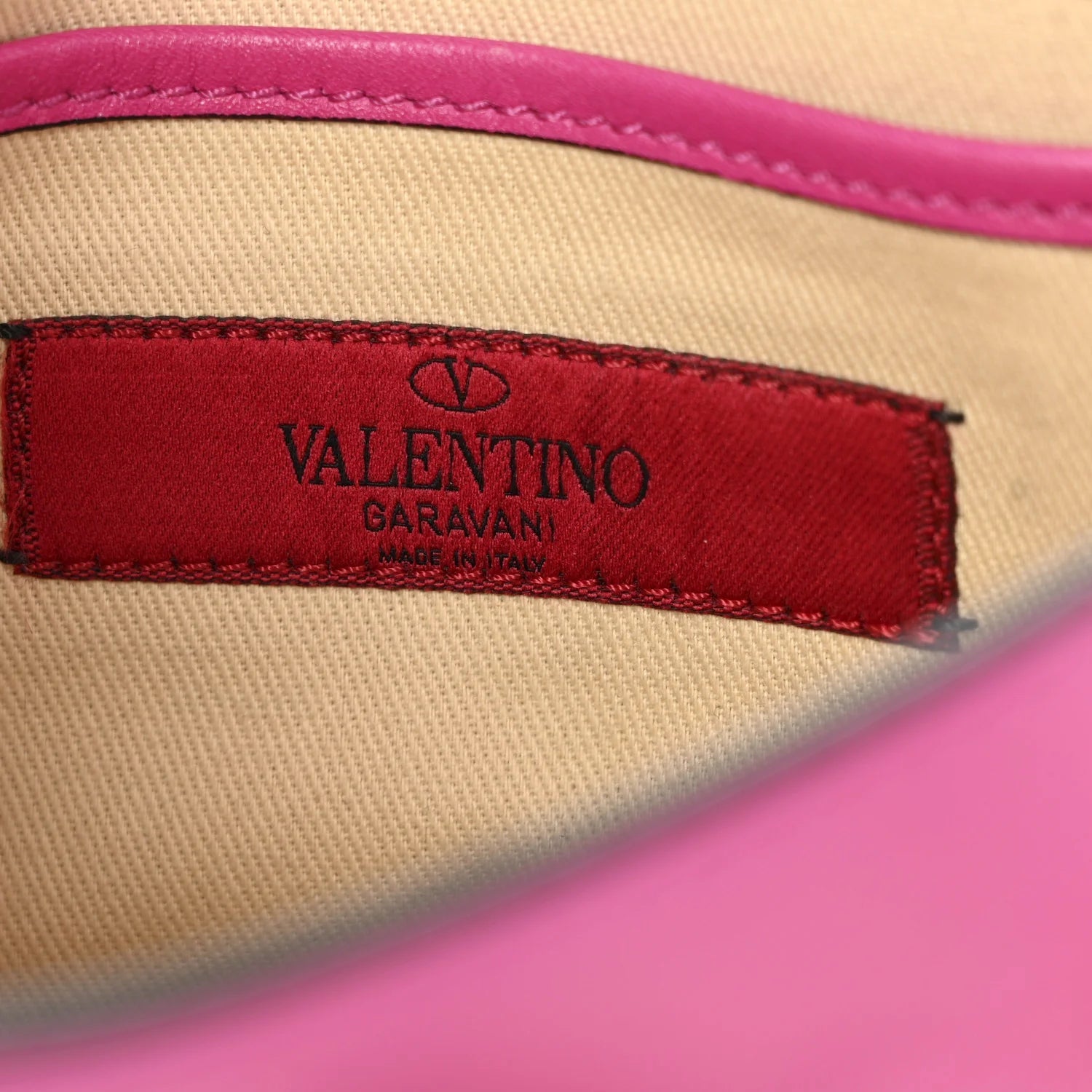 Vitello Small Rockstud Flip Lock Crossbody Bag Fuxia