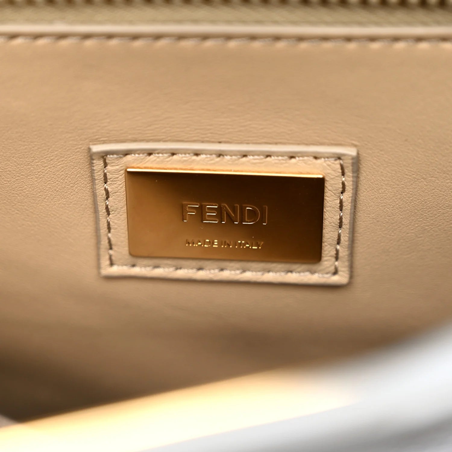 Vitello Seta Shiny Nappa Medium Peekaboo Iconic Satchel Ardesia Amido