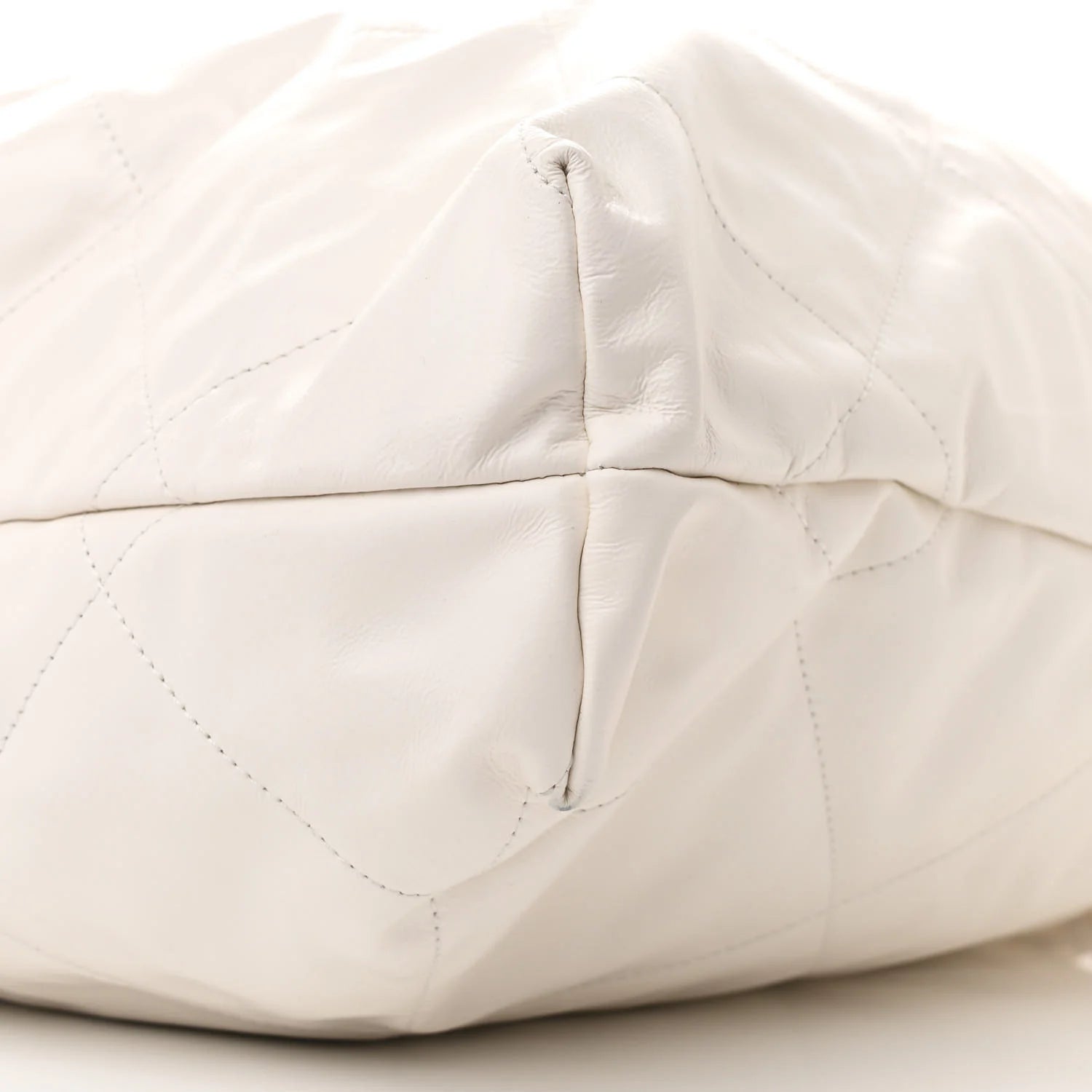 Shiny Calfskin Quilted  22 White Black