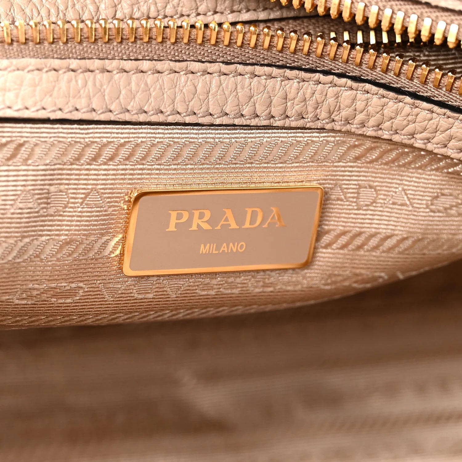 Vitello Phenix Bauletto Cammeo