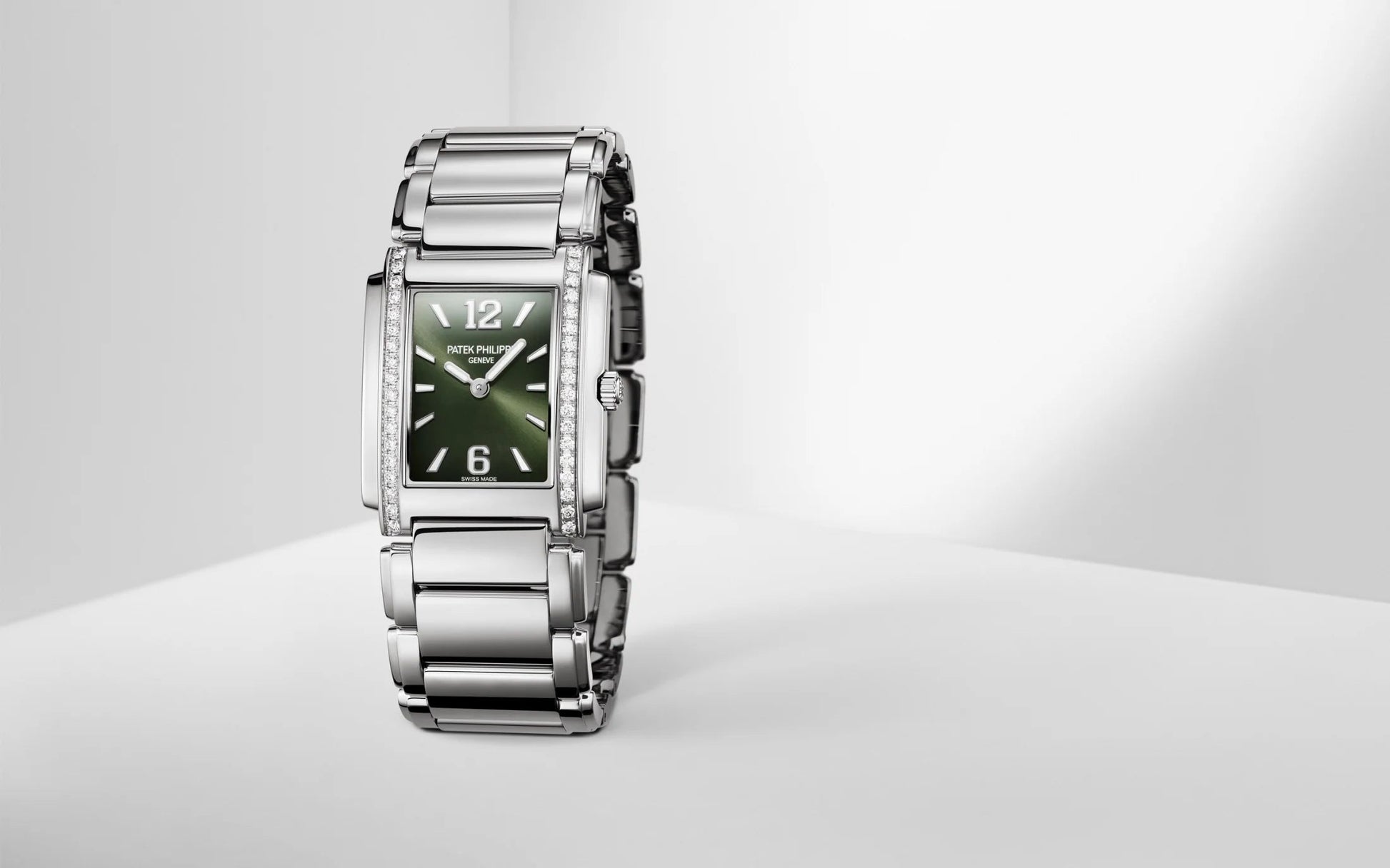 Twenty~4 Quartz Ladies Watch, Stainless Steel with 36 Diamond (~0.42 Ct), 25.1 X 30 Mm, Ref# 4910/1200A-011