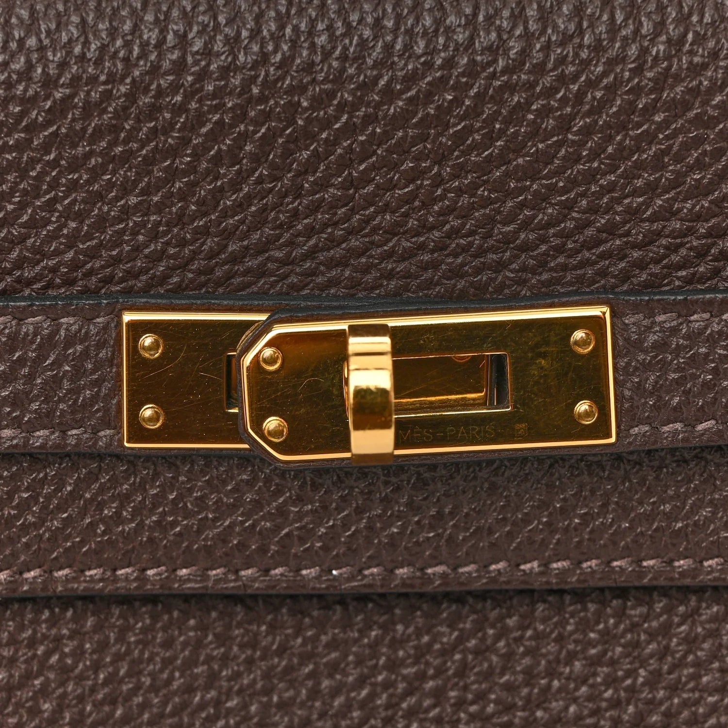 Togo Kelly Retourne 25 Ebene