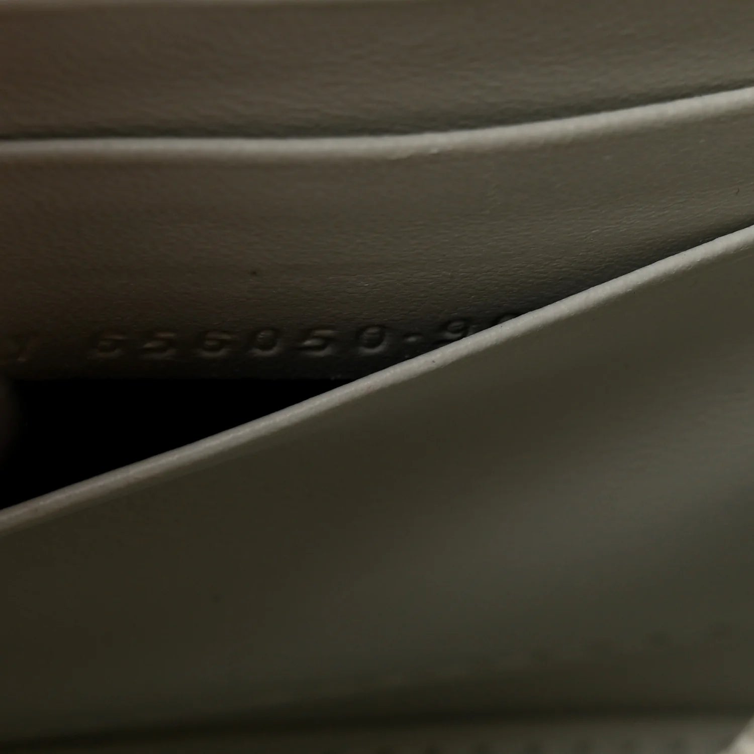 Shiny Calfskin Crocodile Embossed Hourglass Chain Bag White