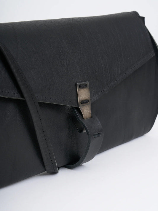 MINI HOOK LEATHER CLUTCH