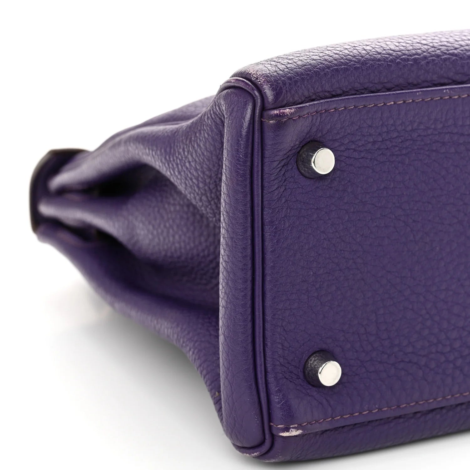 Togo Kelly Retourne 28 Iris