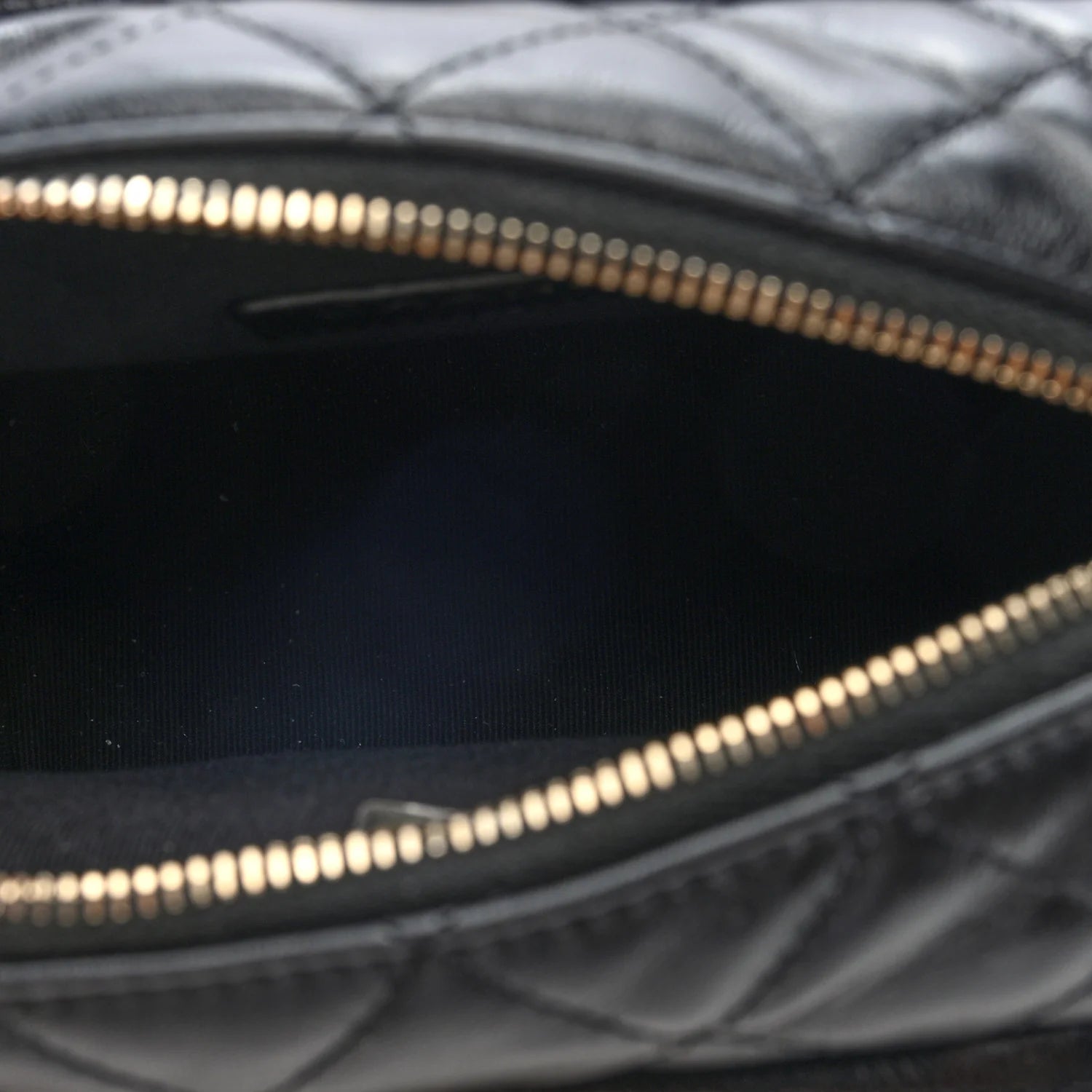 Shiny Crumpled Lambskin Quilted Small Preppy Pocket Camera Case Black