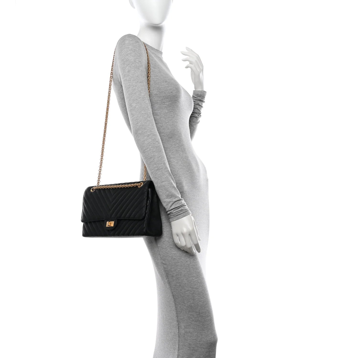 Crumpled Calfskin Chevron Quilted 2.55 Reissue 226 Black