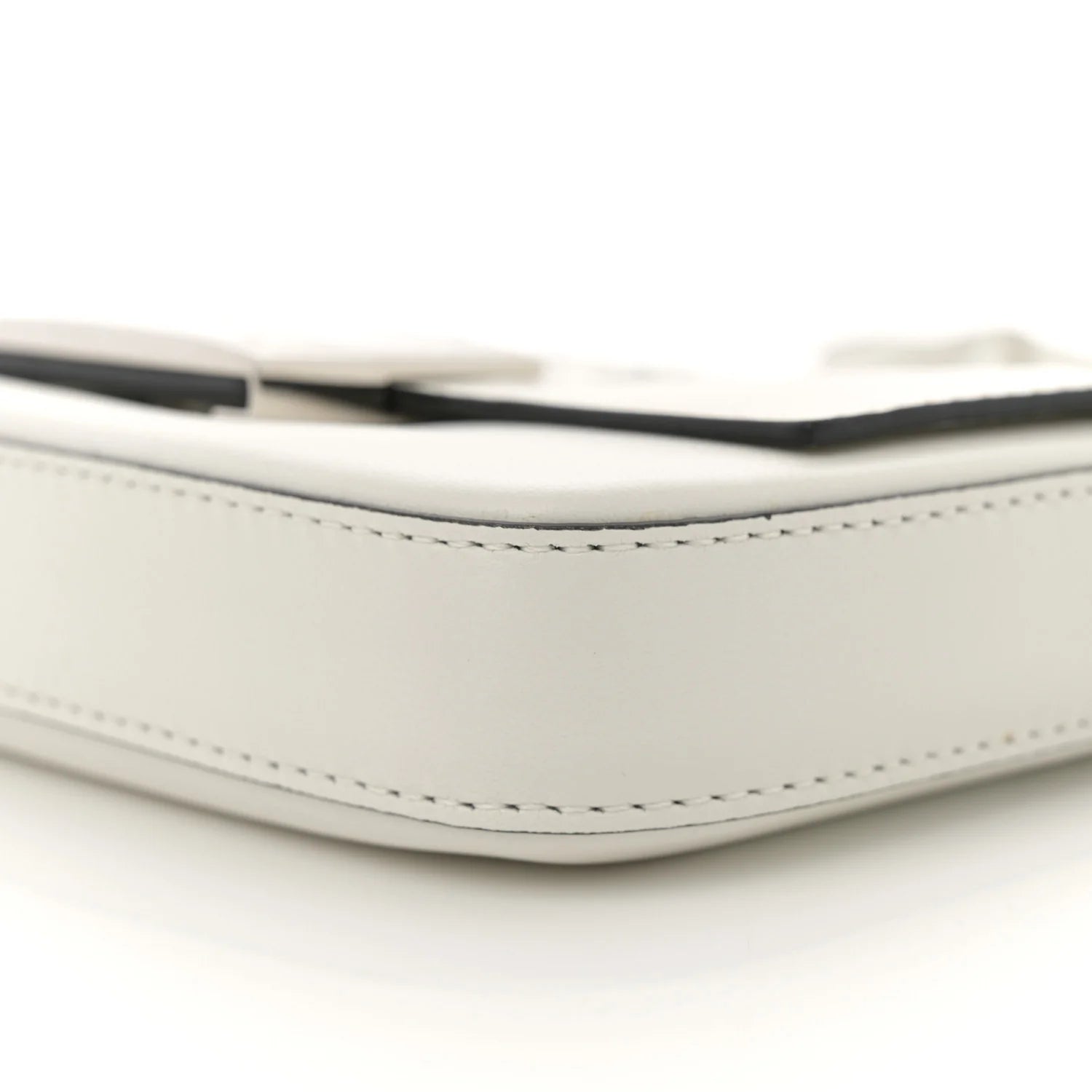 X MARC JACOBS Nappa Logo Phone Baguette White Black