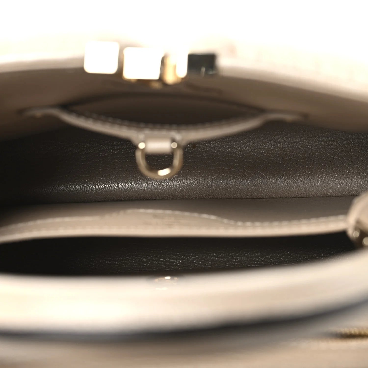 Mink Goatskin Capucines BB Beige