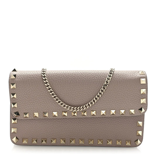 Grainy Calfskin Rockstud Chain Pouch Poudre