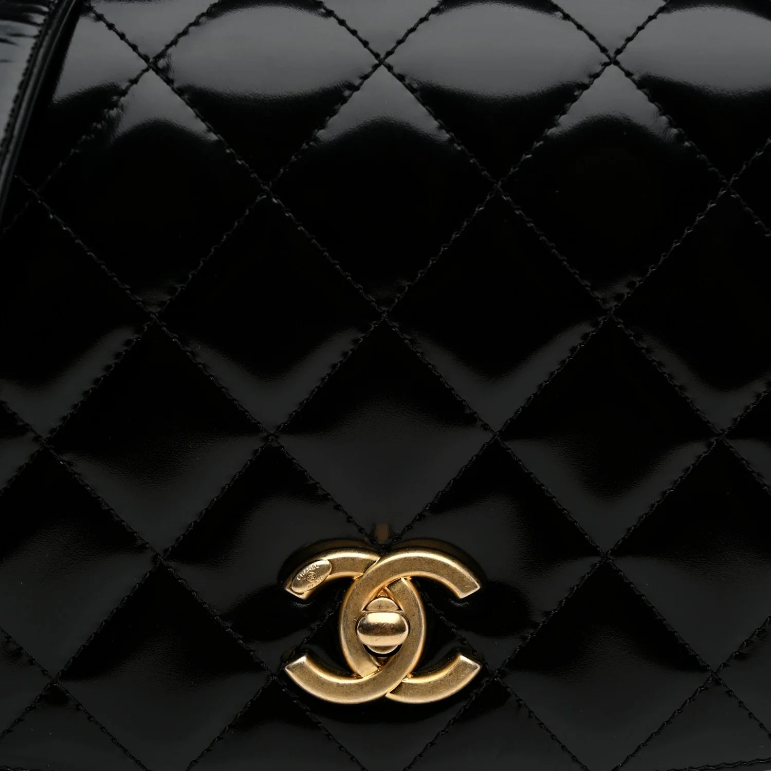 Shiny Calfskin Quilted Suede Goatskin Messenger Black