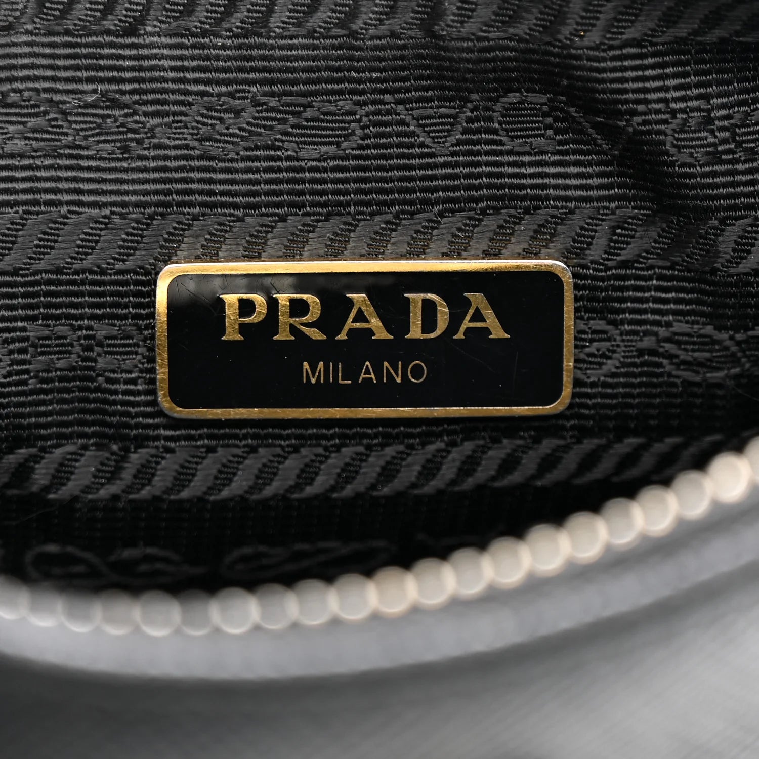 Saffiano Lux Re-Edition 2005 Shoulder Bag Black