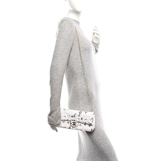 Sequin East West Flap White Silver