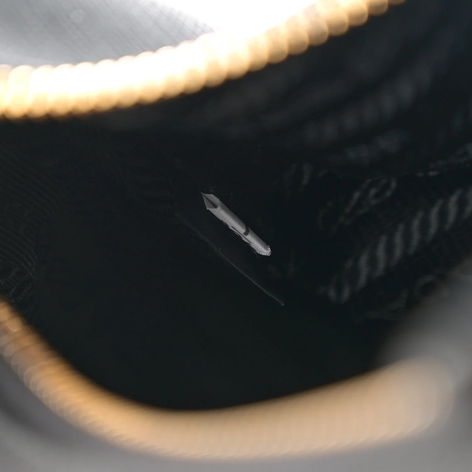 Saffiano Lux Re-Edition 2005 Shoulder Bag Black