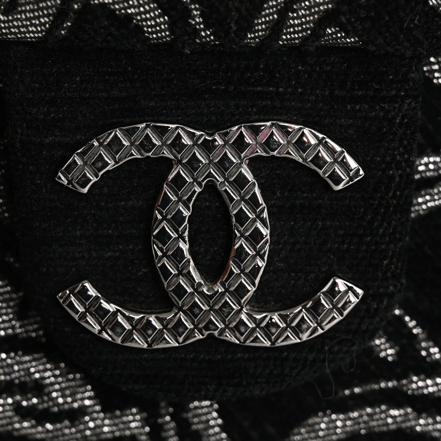 Tweed CC Cruise Small Chain Flap Black Silver