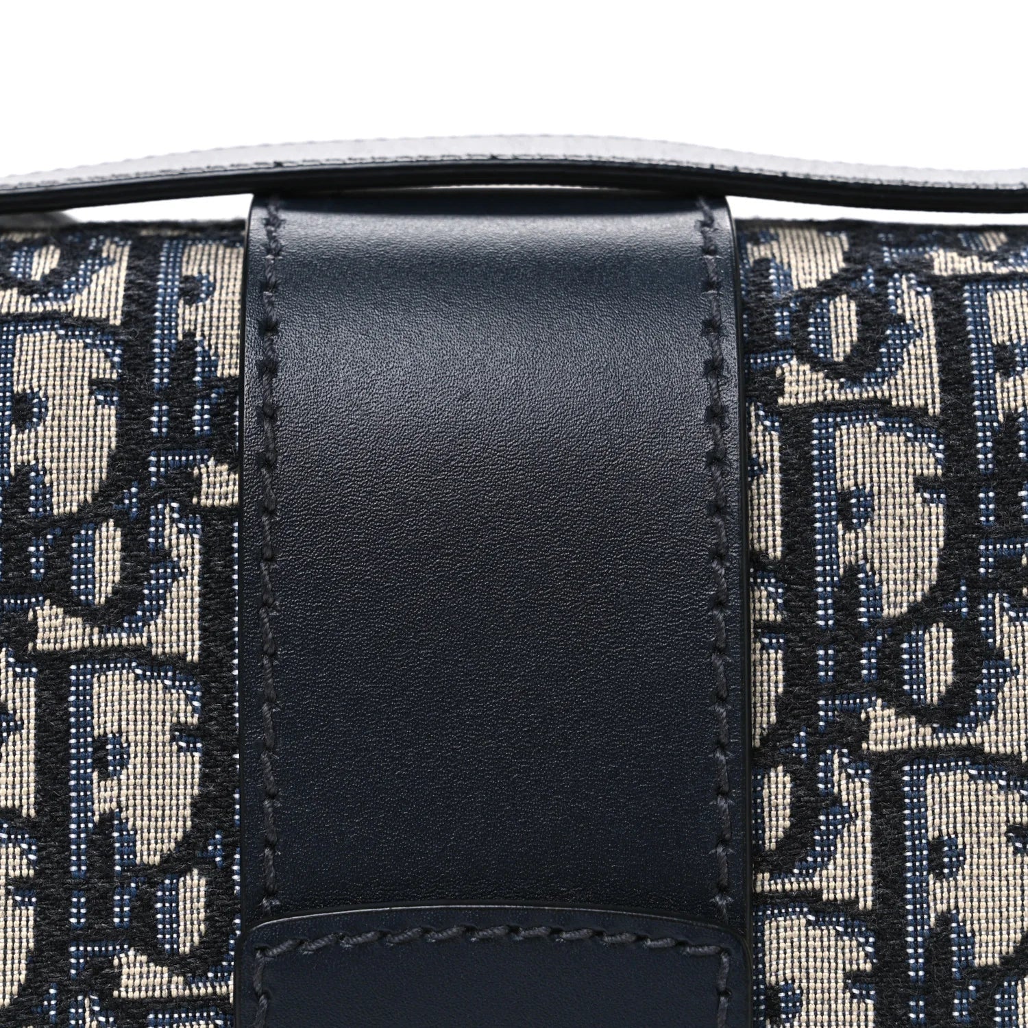 Oblique 30 Montaigne Flap Bag Blue