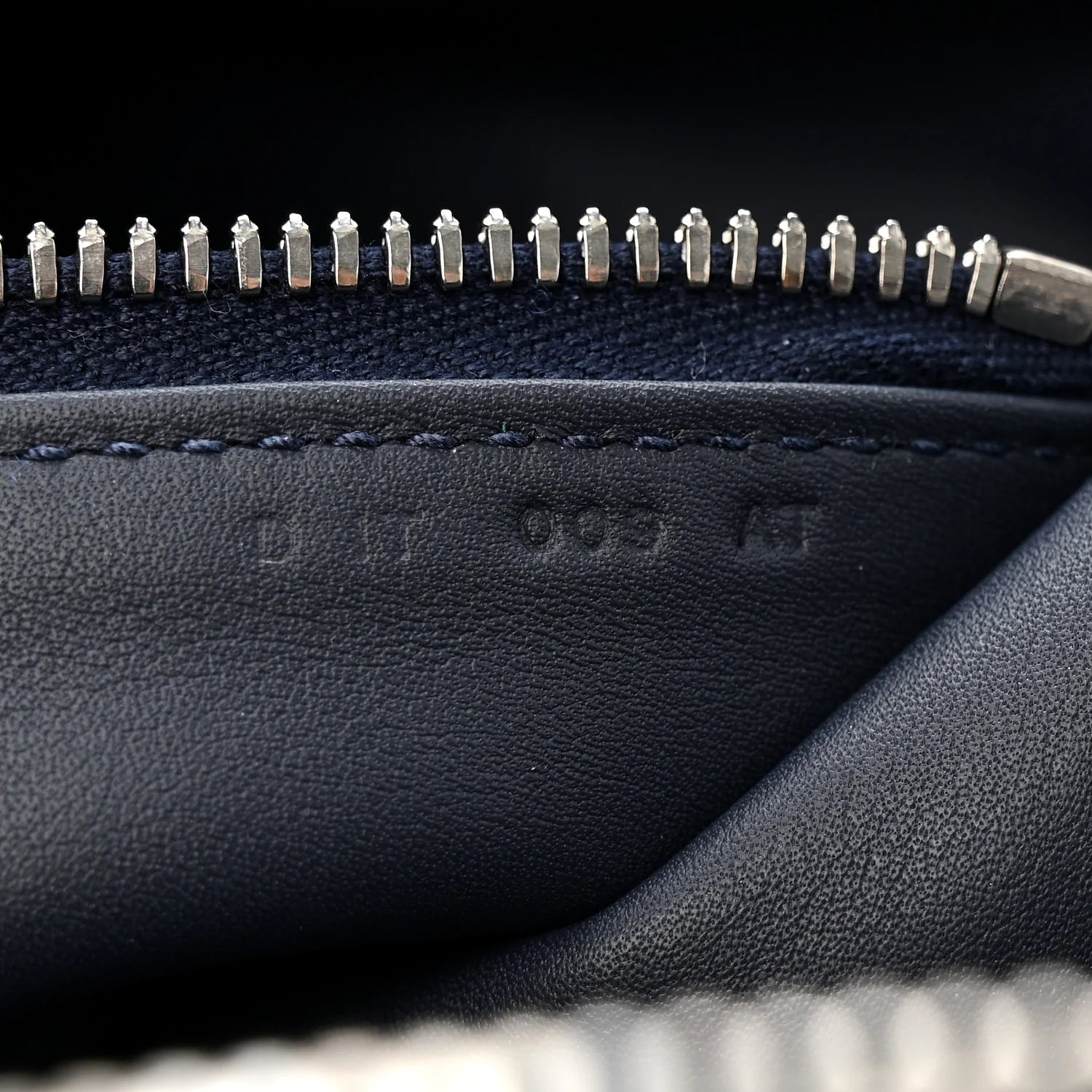 Togo Swift Endless Road Cityslide Belt Bag GM Gris Perle Bleu Electrique