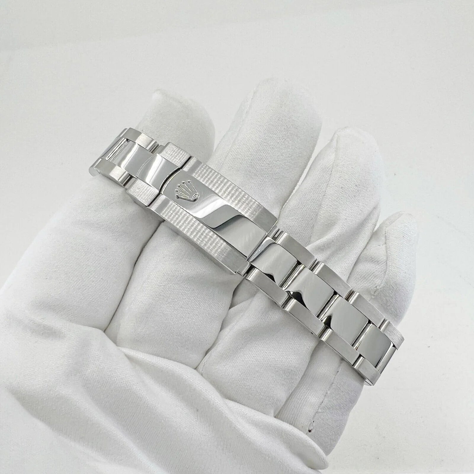 Datejust 31, Oystersteel and 18K White Gold with Diamonds, Pink Roman Dial, 31Mm, Fluted, Oyster, Ref# 278274-0023