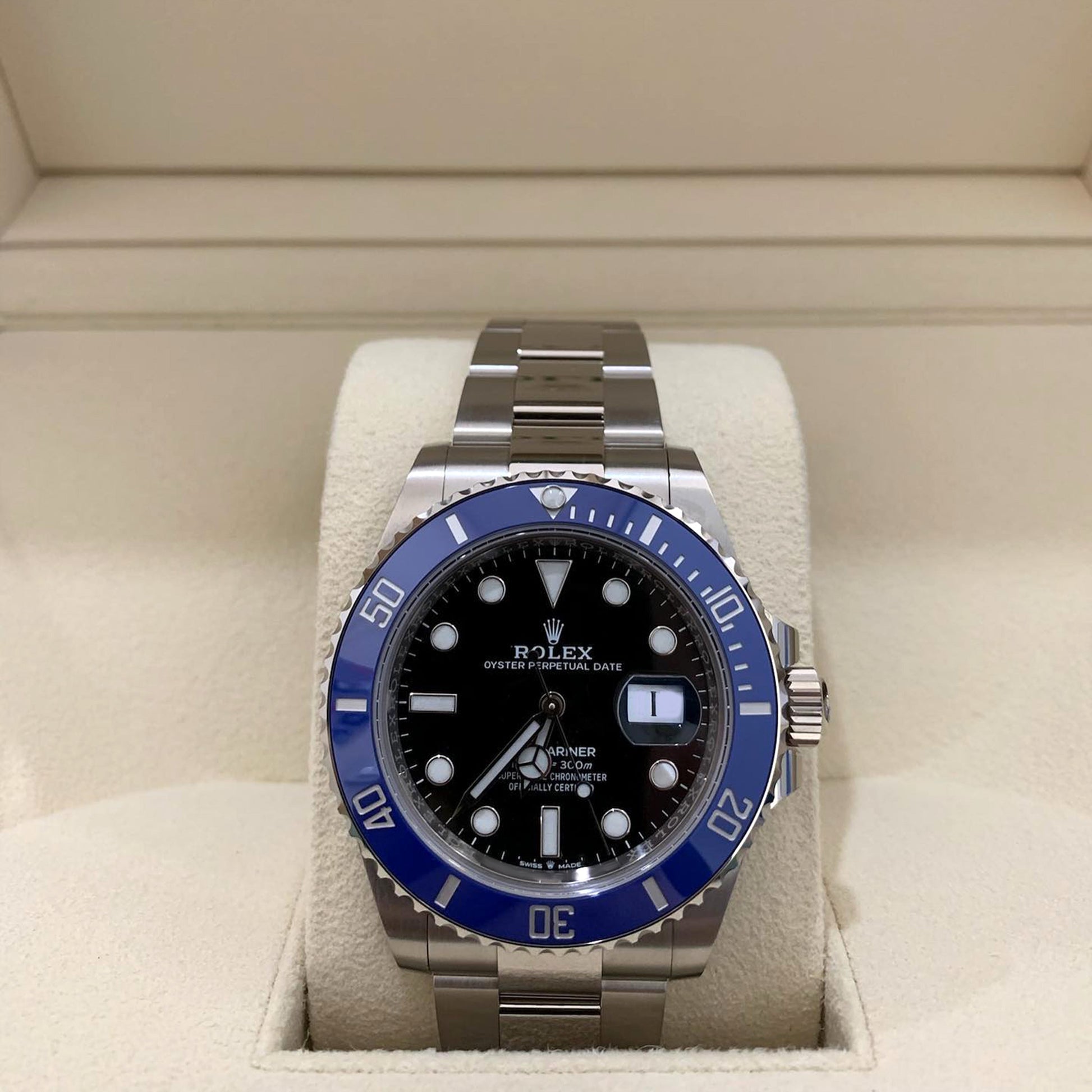 Submariner Date 18 Ct White Gold Ref# 126619LB-0003