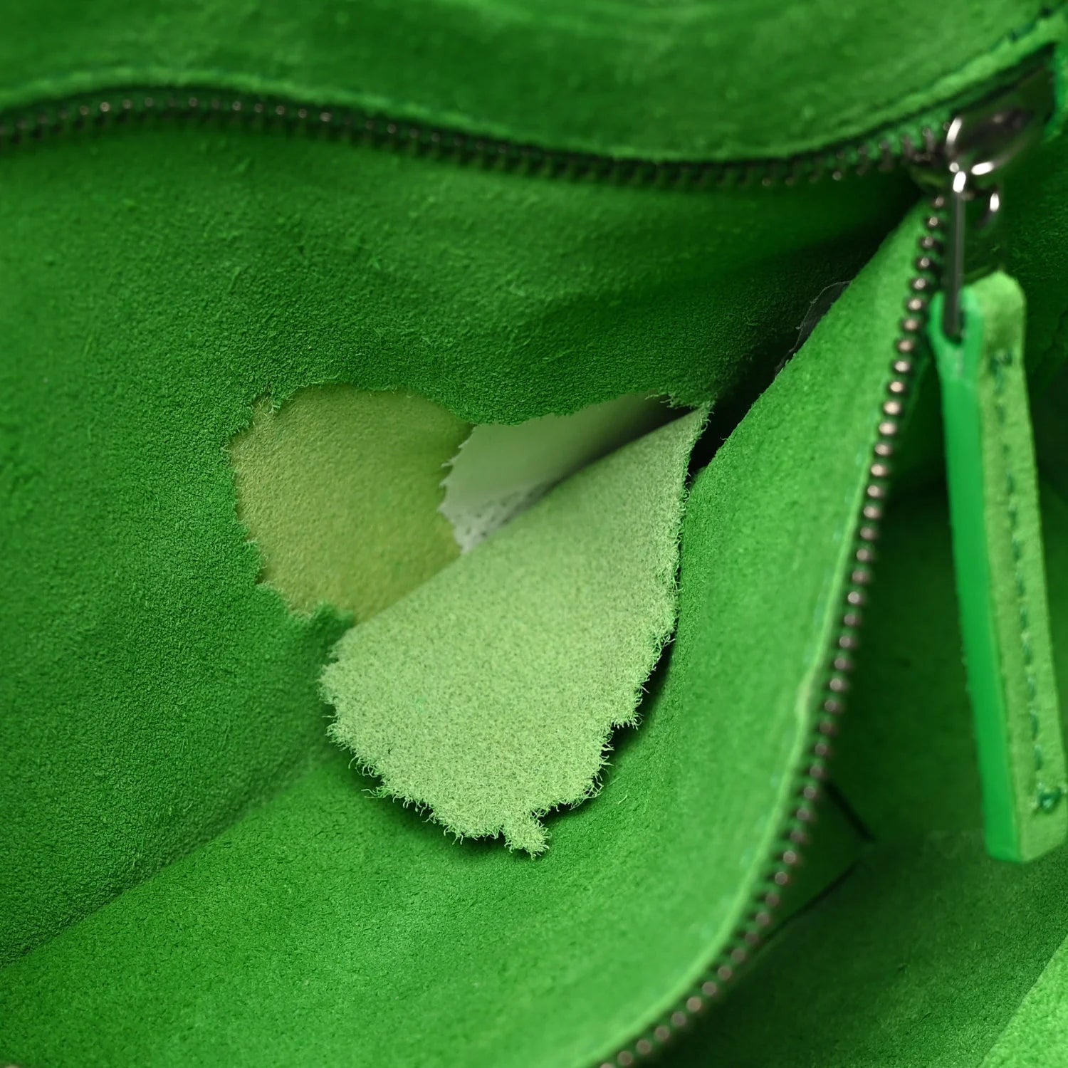 Grained Calfskin Maxi Intrecciato Cassette Crossbody Bag Pistachio