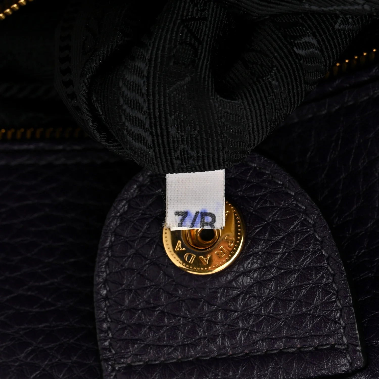 Vitello Daino Shopping Tote Viola