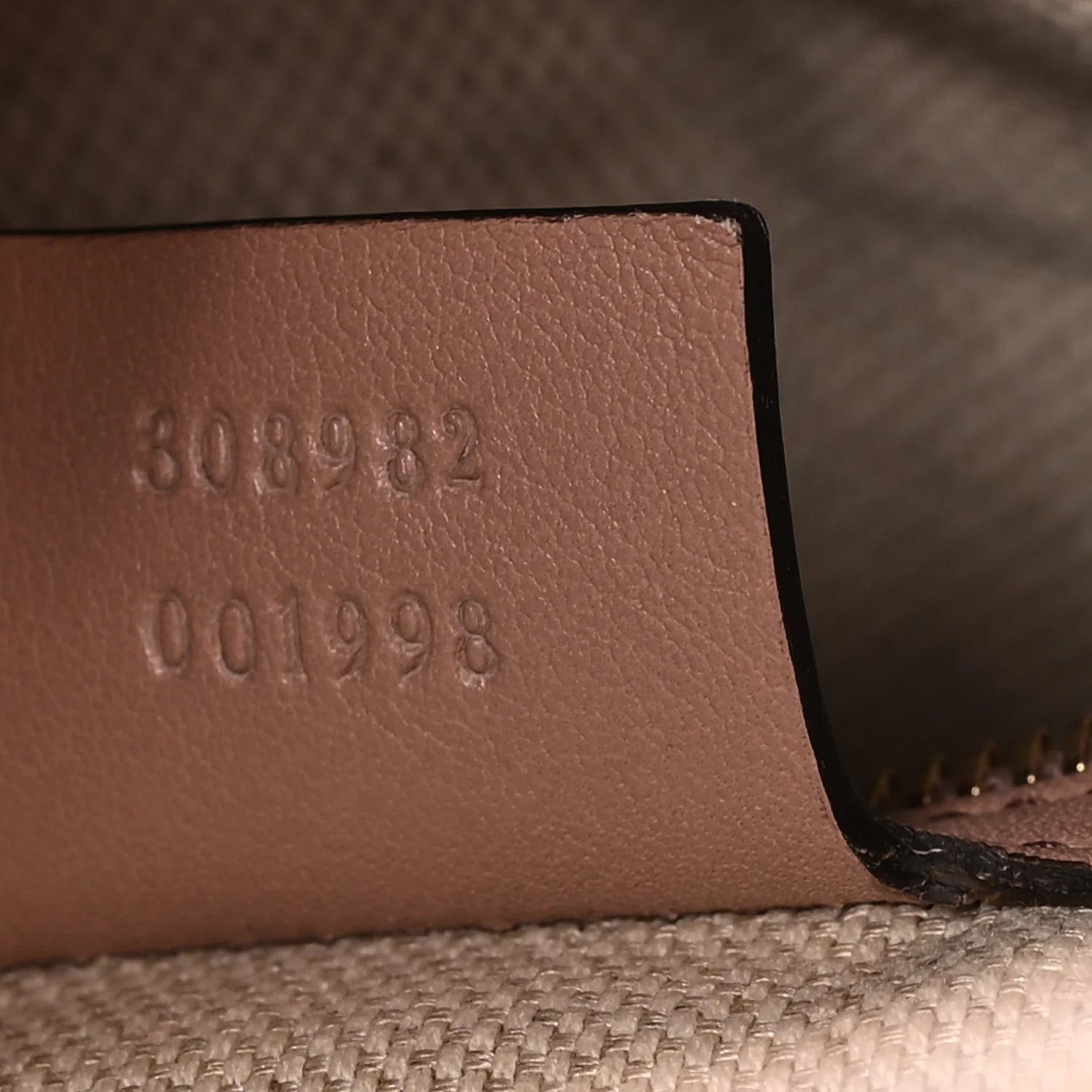 Vernice Naplack Medium Soho Chain Shoulder Bag Dark Cipria