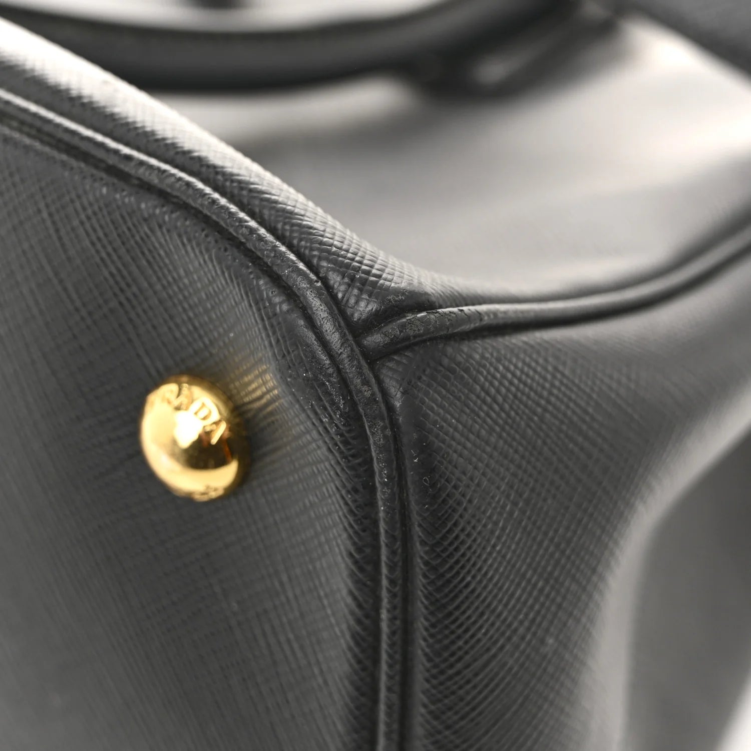 Saffiano Lux Medium Tote Black