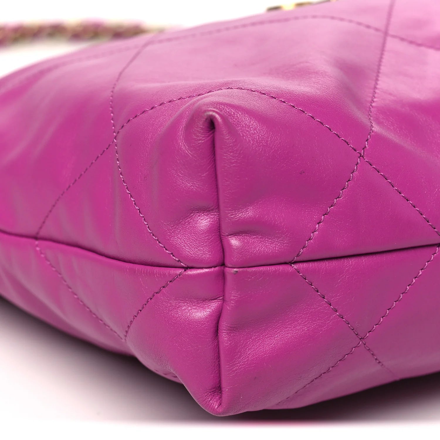 Shiny Calfskin Quilted Small  22 Fuchsia