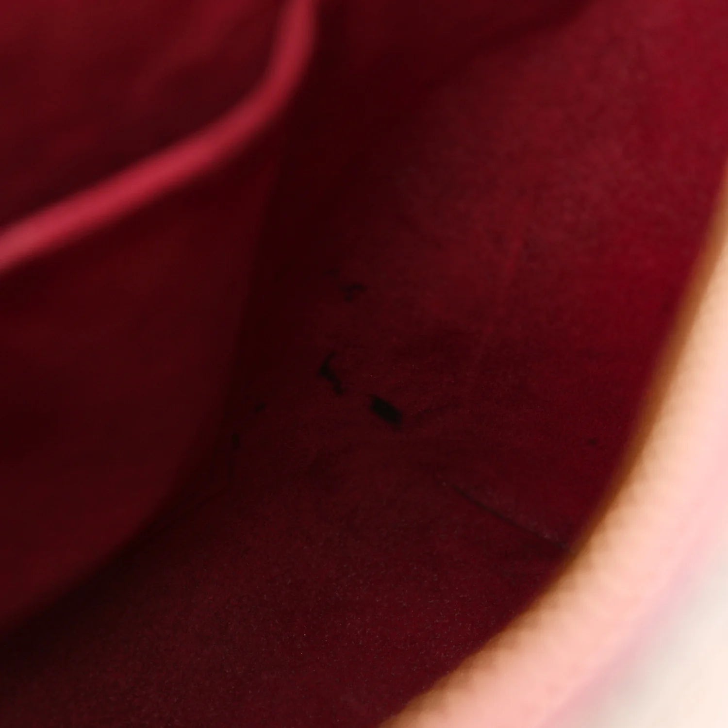 Damier Ebene Cuir Taurillon Hyde Park Fuchsia