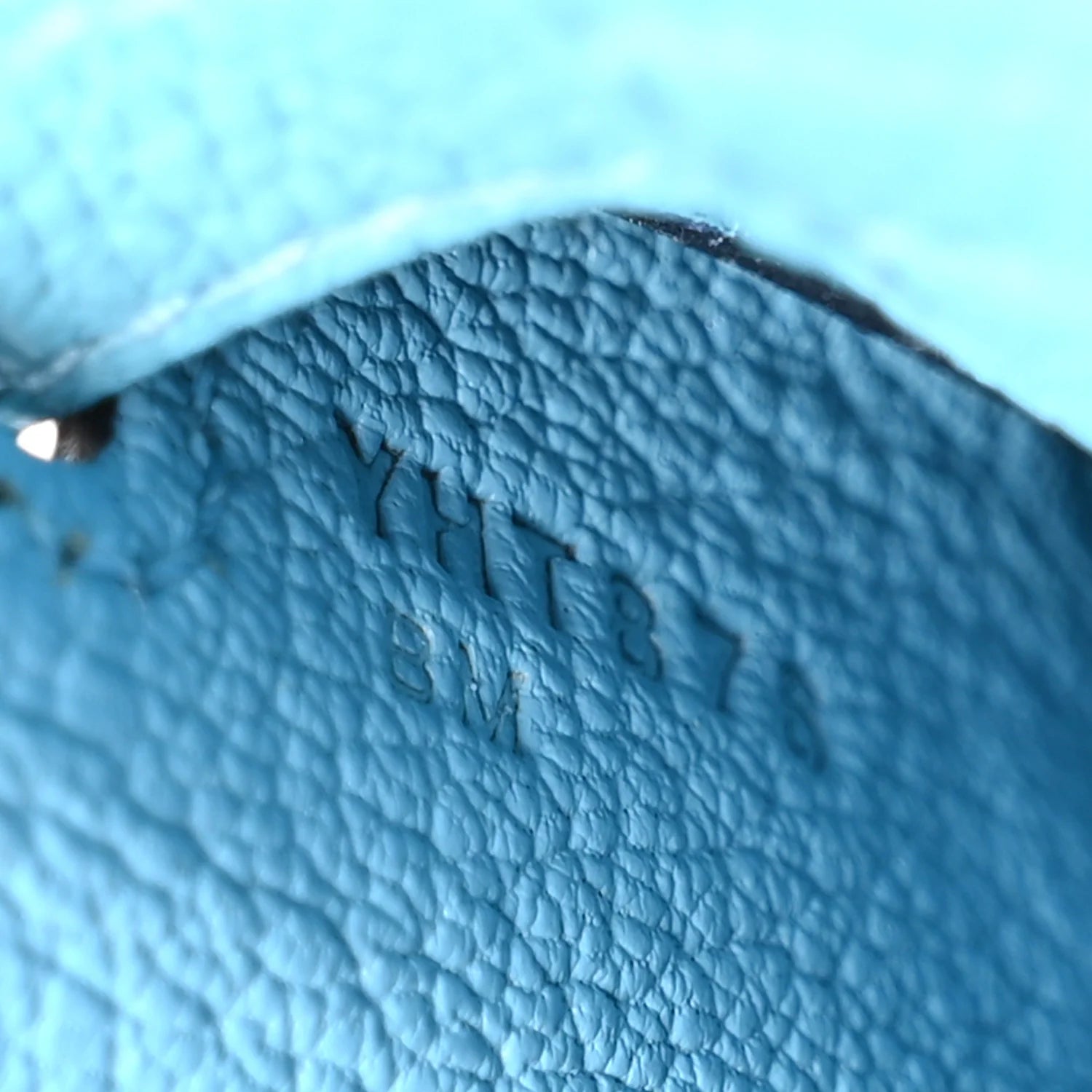 Togo Kelly Retourne 25 Bleu Du Nord