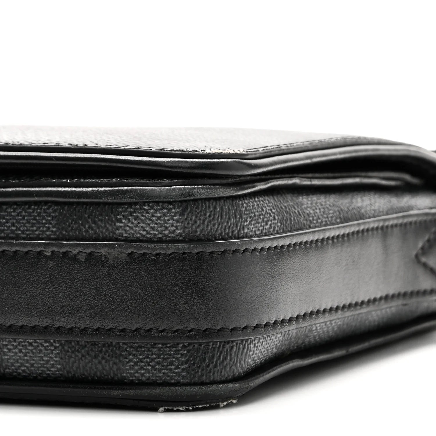 Damier Graphite 3D Studio Messenger