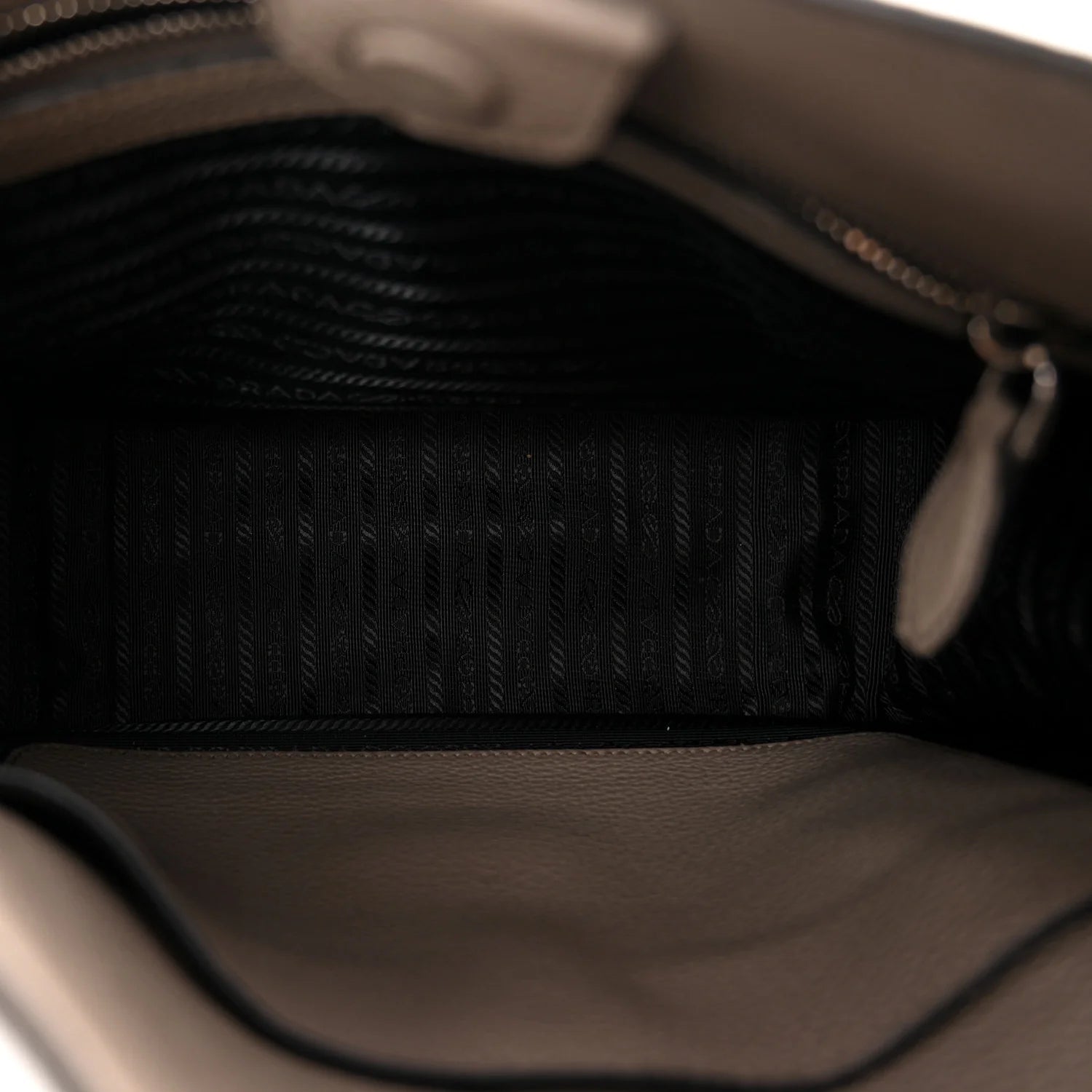 Vitello Daino Soft Hobo Messenger Bag Argilla