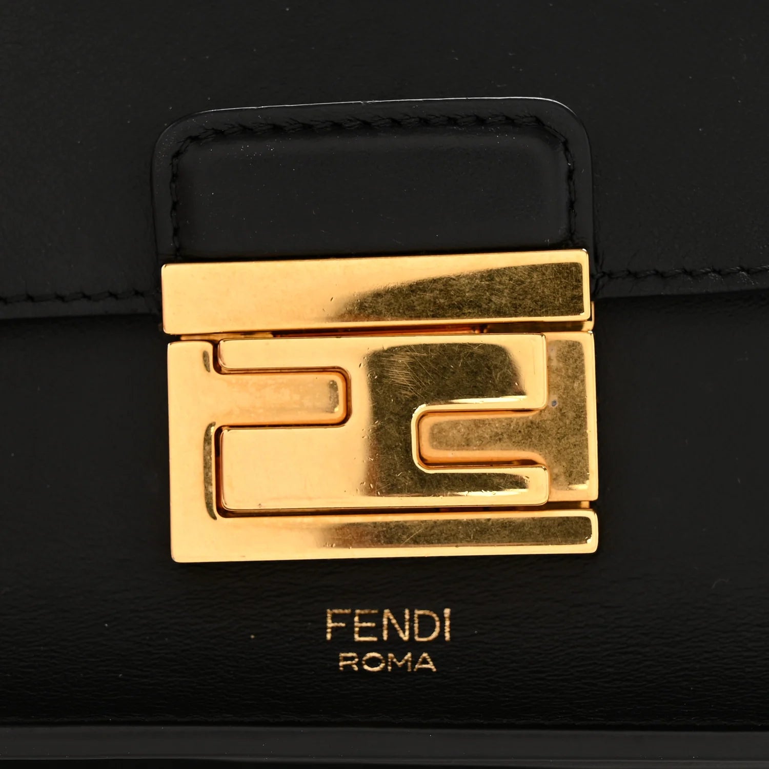 Vitello Grace Matte Small Kan U Shoulder Bag Black