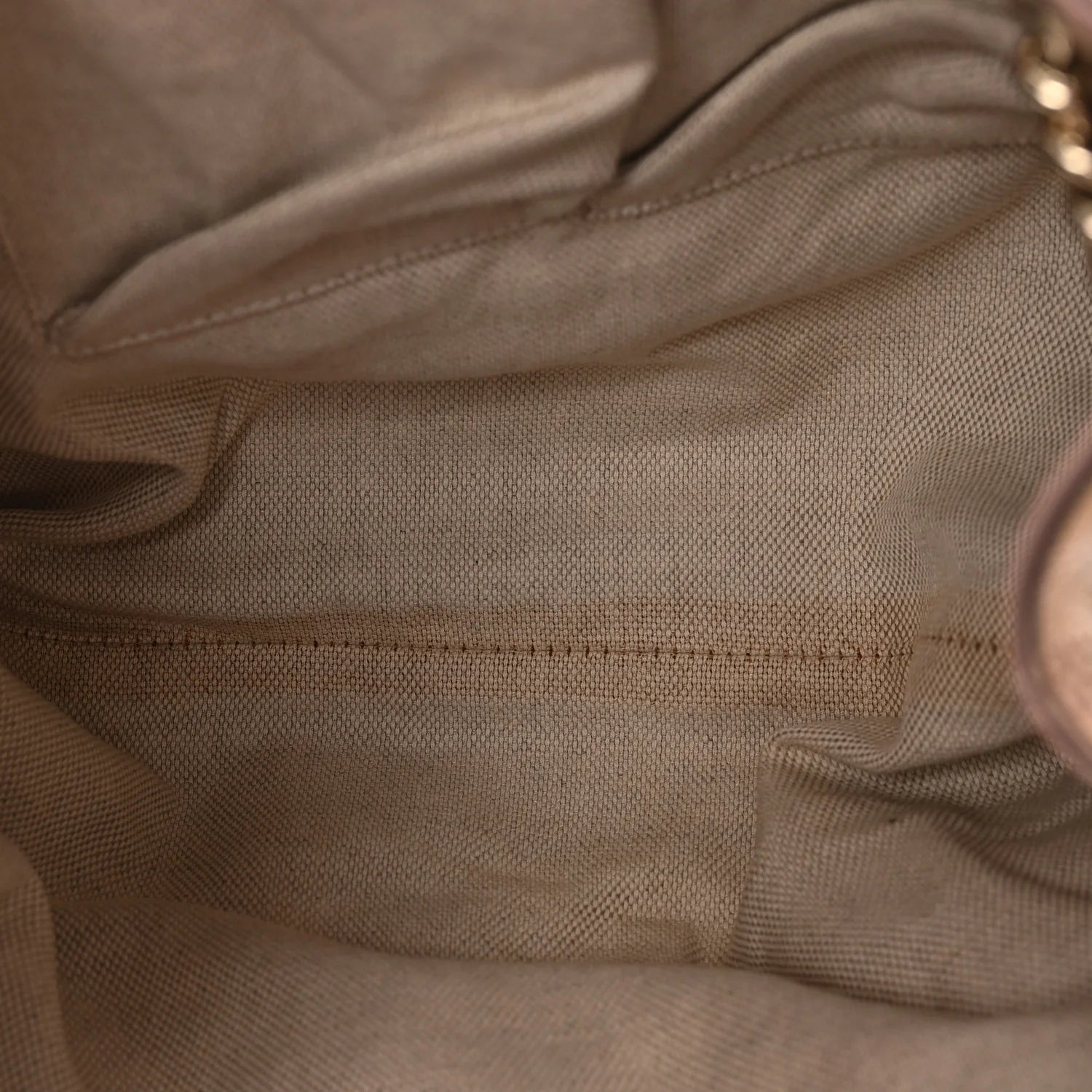 Vernice Naplack Medium Soho Chain Shoulder Bag Dark Cipria