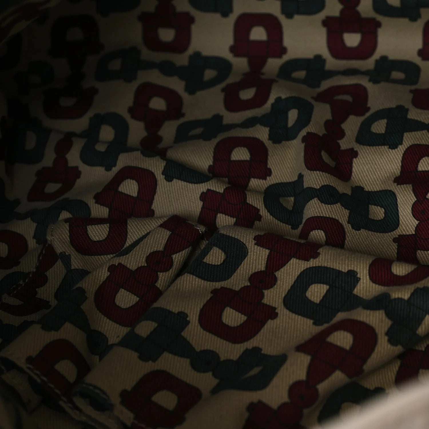 ssima Medium Hysteria Tote Ivory