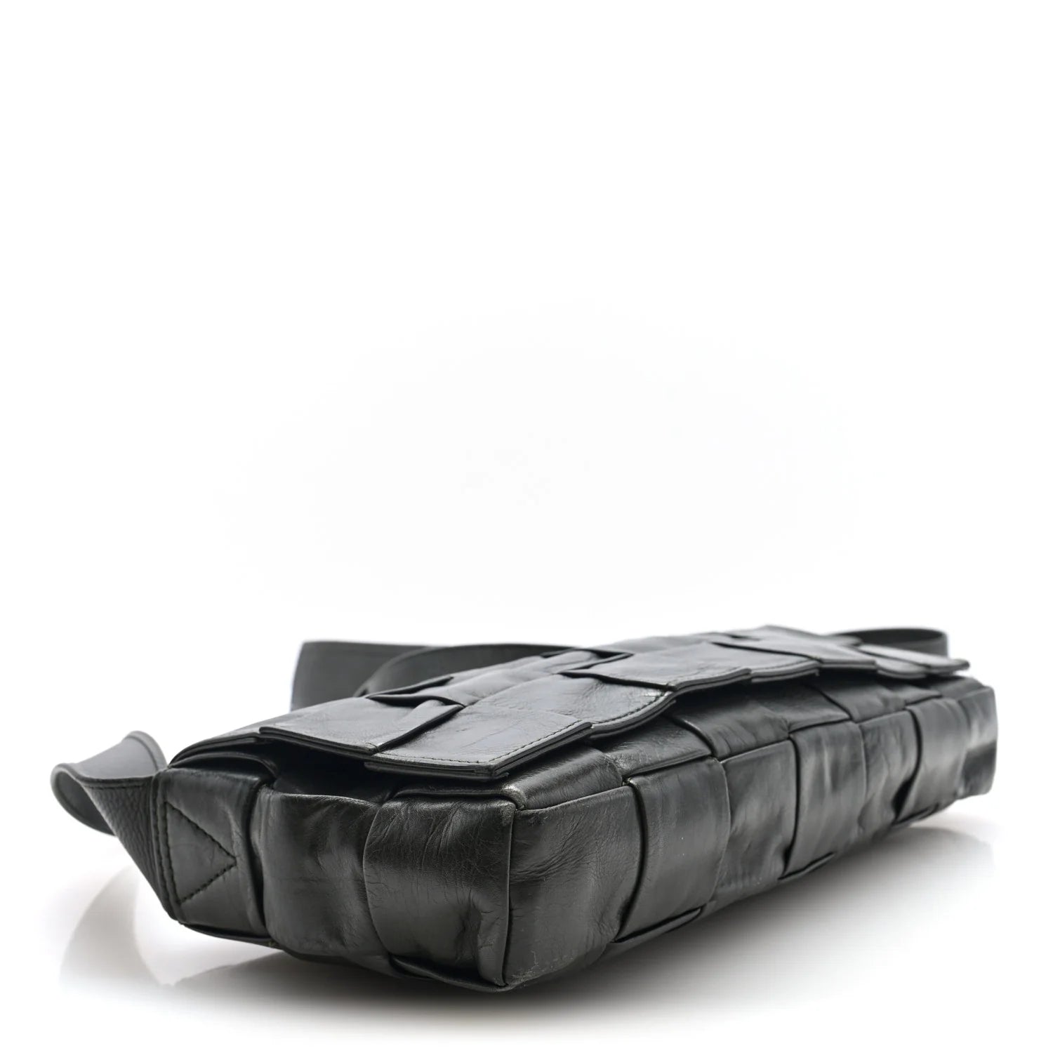 Paper Calfskin Intrecciato Stretch Cassette Camping