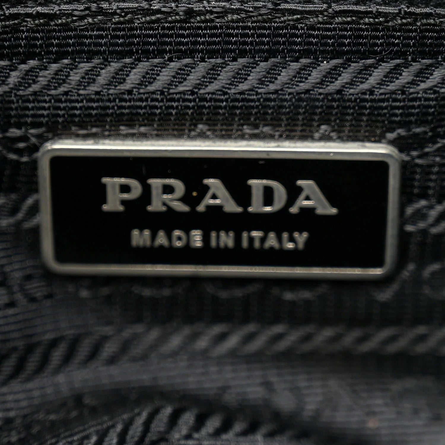 Tessuto Nylon Saffiano Small Vela Messenger Black