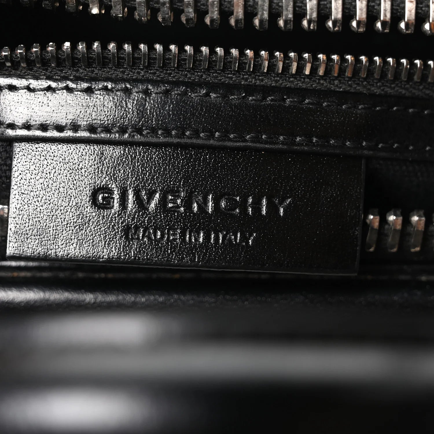 Shiny Lord Calfskin Large Antigona Black