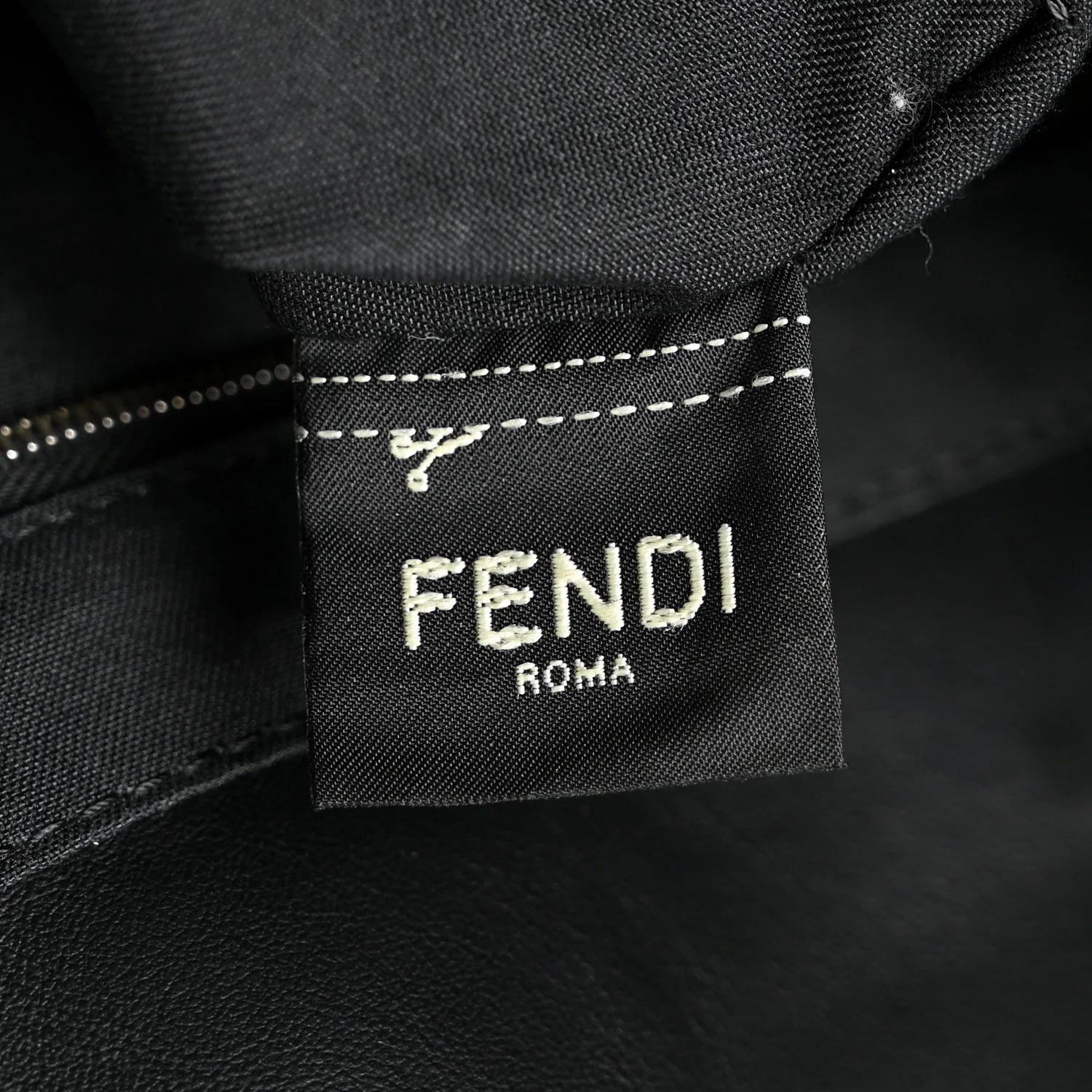 Cuoio Romano Selleria Large Convertible Baguette Black