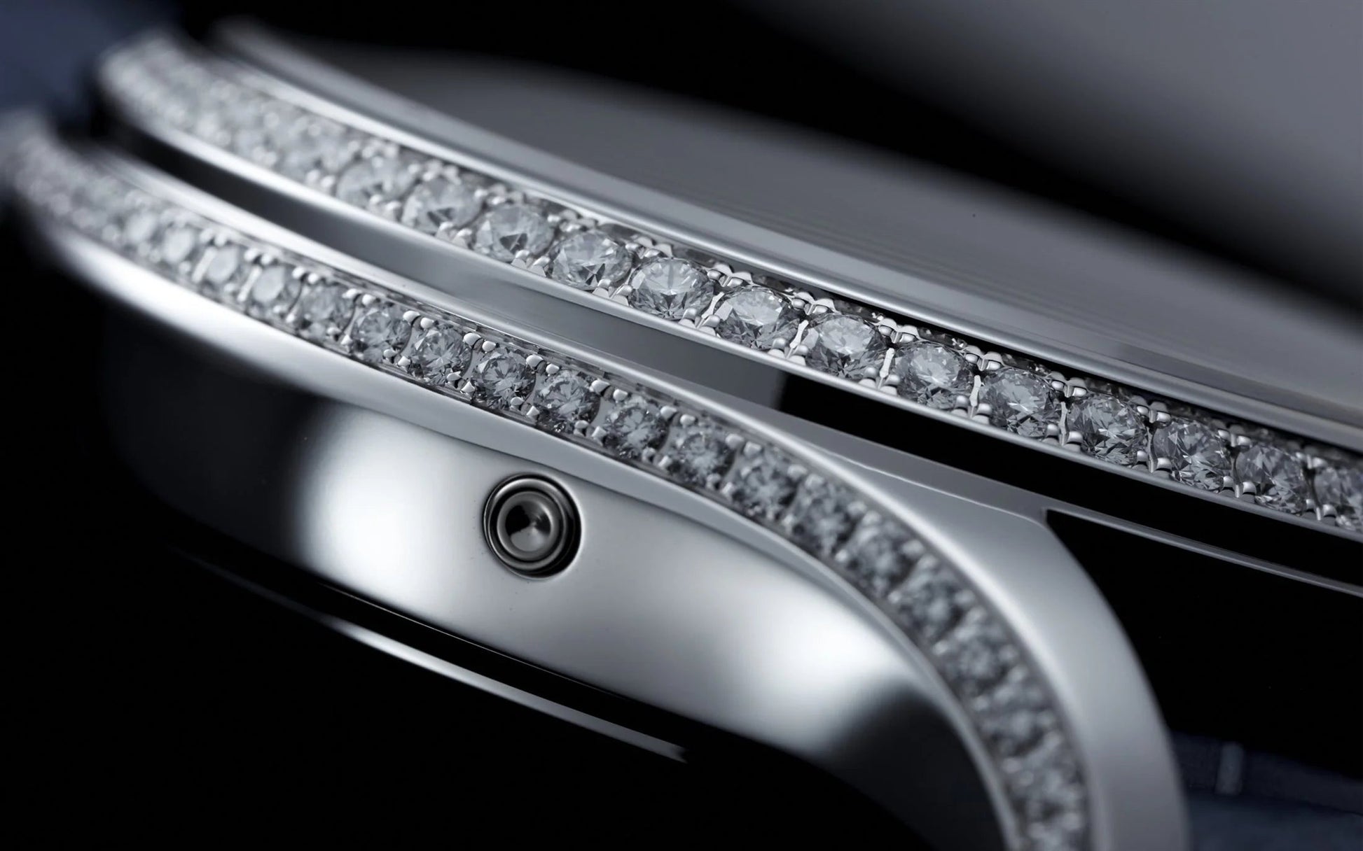 Complication, 18K White Gold Set with 155 Diamonds (~1.34 Ct), 38Mm, Annual Calendar Ref# 4947G-010