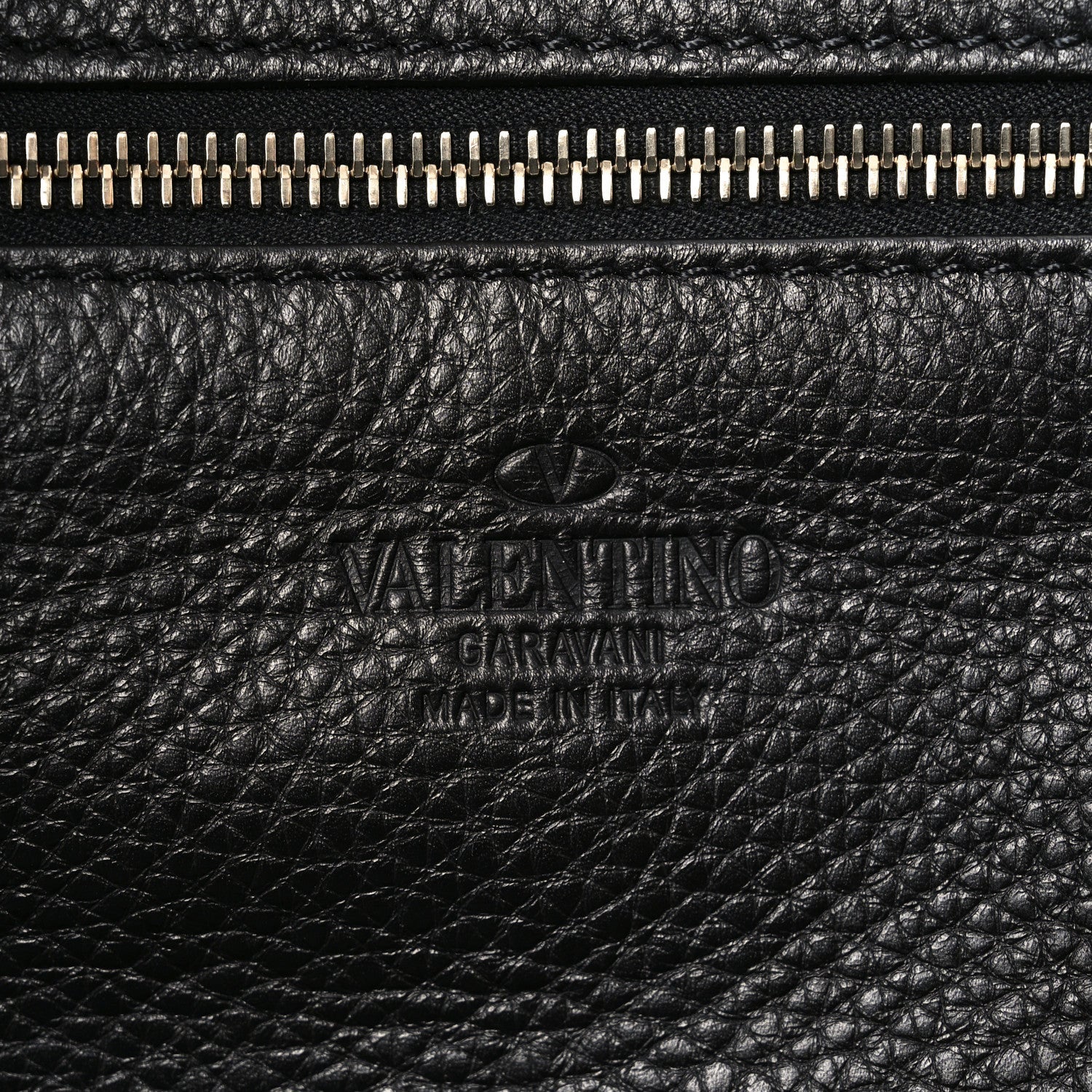 Vitello Medium Rockstud Tote Black