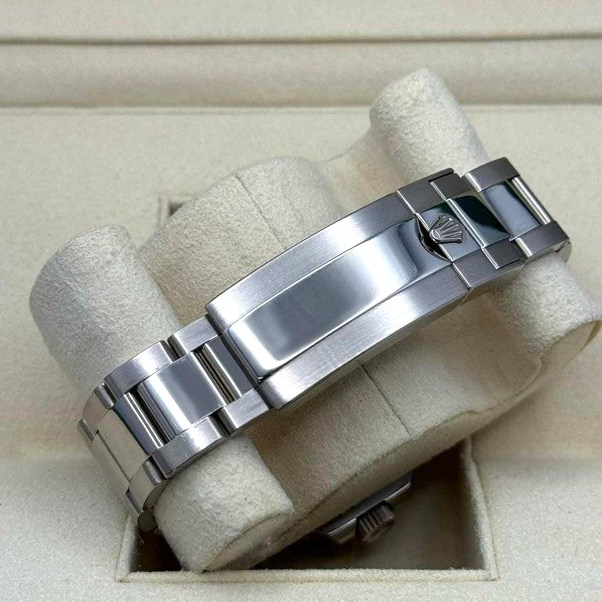 Submariner Date 18 Ct White Gold Ref# 126619LB-0003