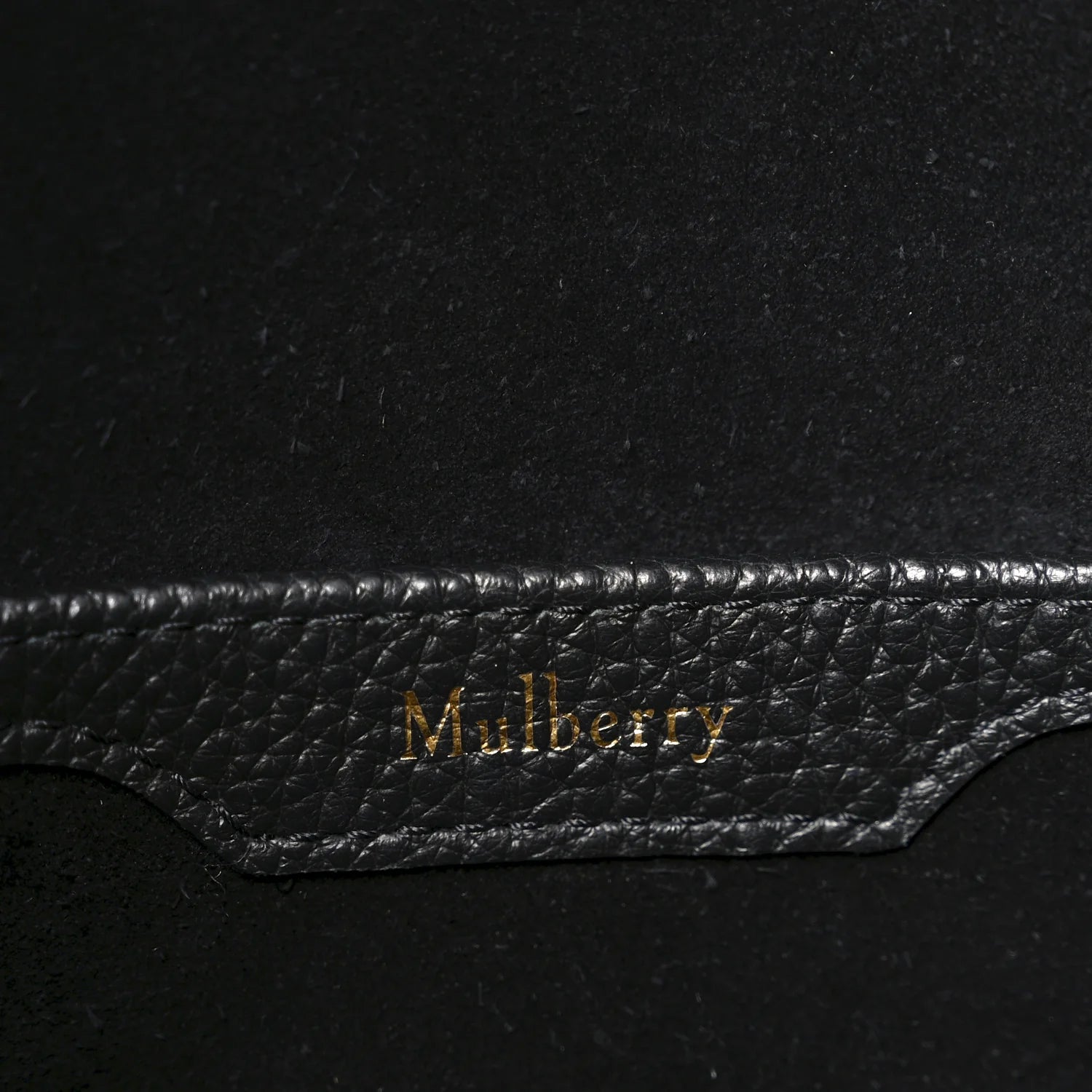 Small Classic Grain Calfskin Leighton Black