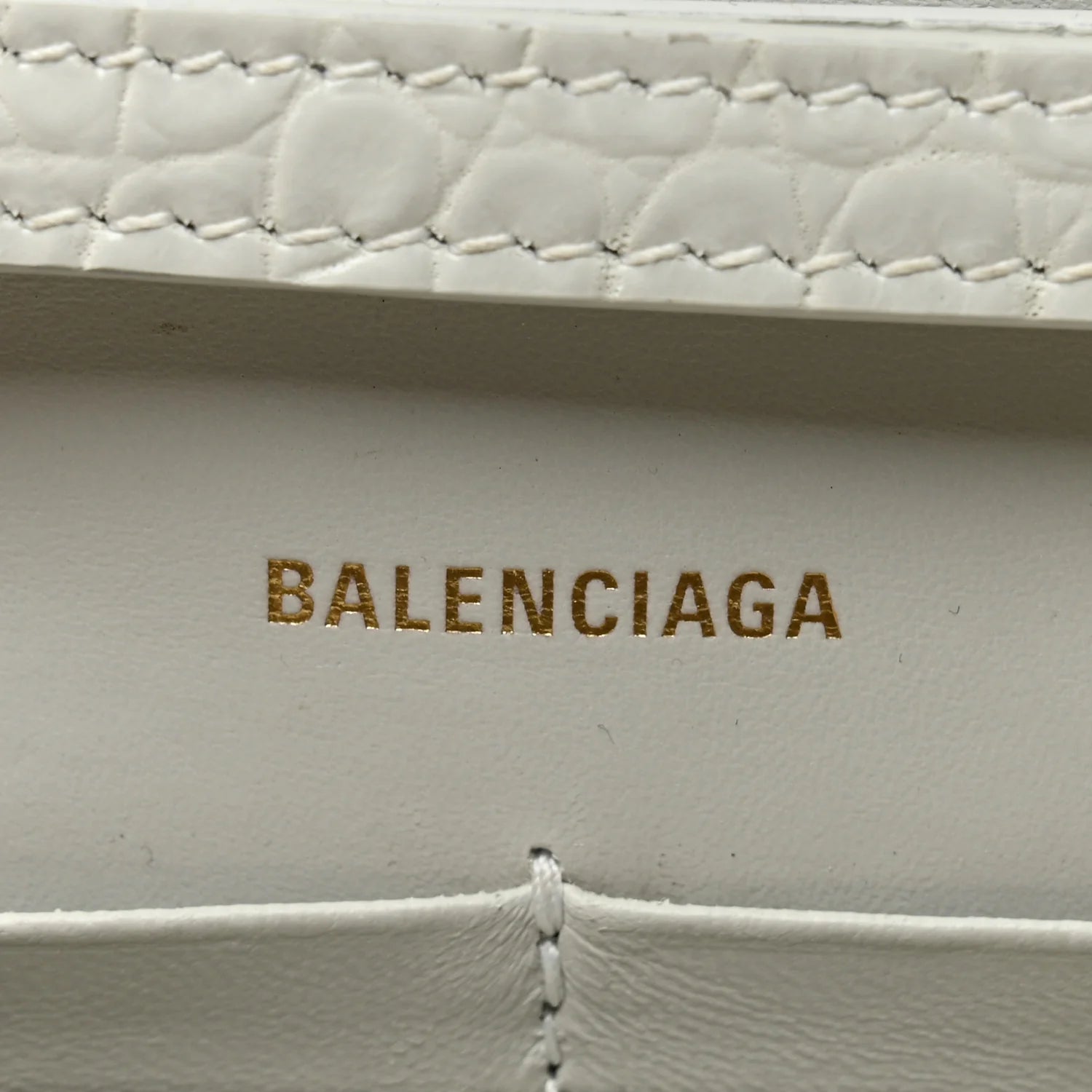 Shiny Calfskin Crocodile Embossed Hourglass Chain Bag White