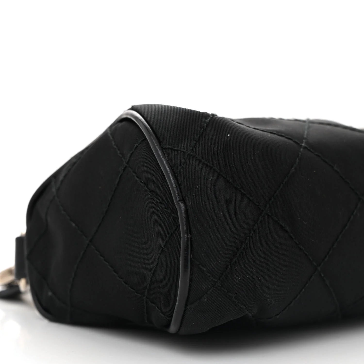 Tessuto Nylon Saffiano Impunturato Quilted Barrel Pochette Black