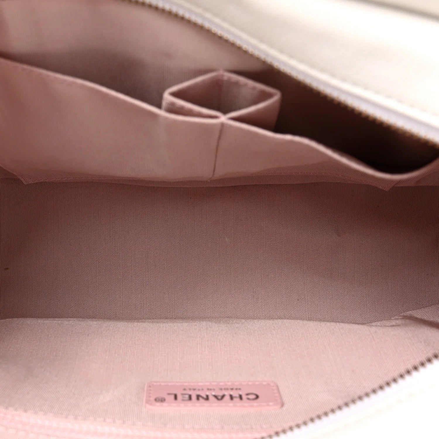 Patent Goatskin Quilted Medium Gabrielle Hobo White