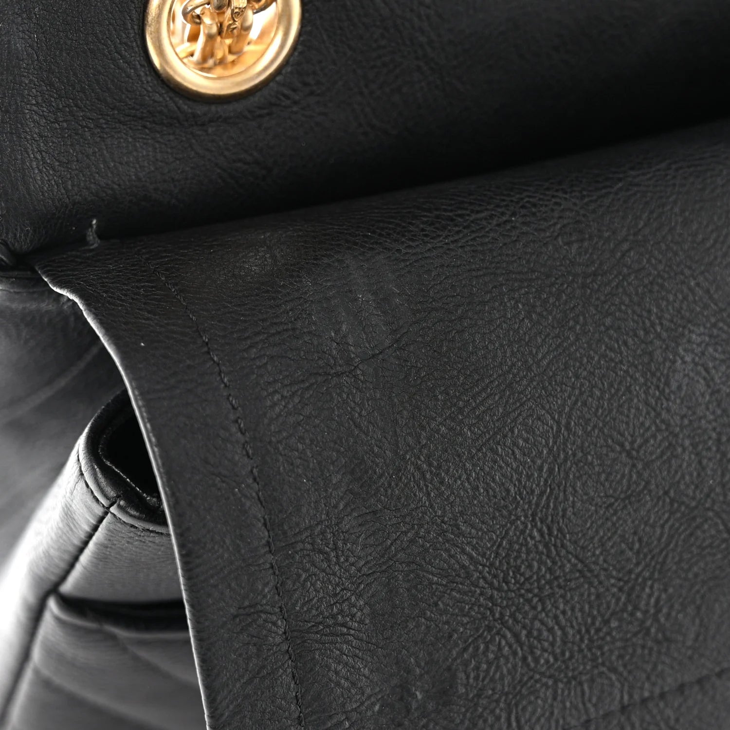 Crumpled Calfskin Chevron Quilted 2.55 Reissue 226 Black