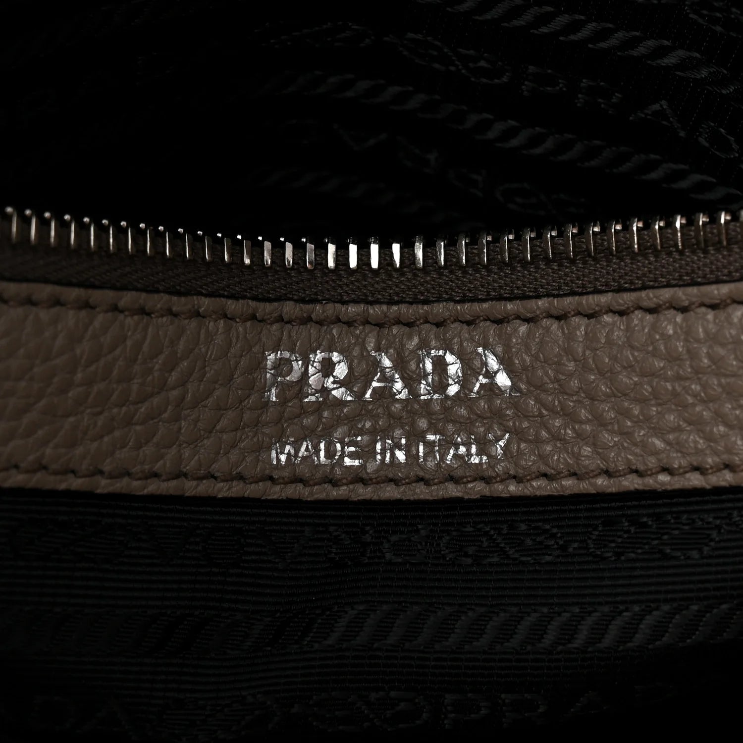 Vitello Daino Soft Hobo Messenger Bag Argilla