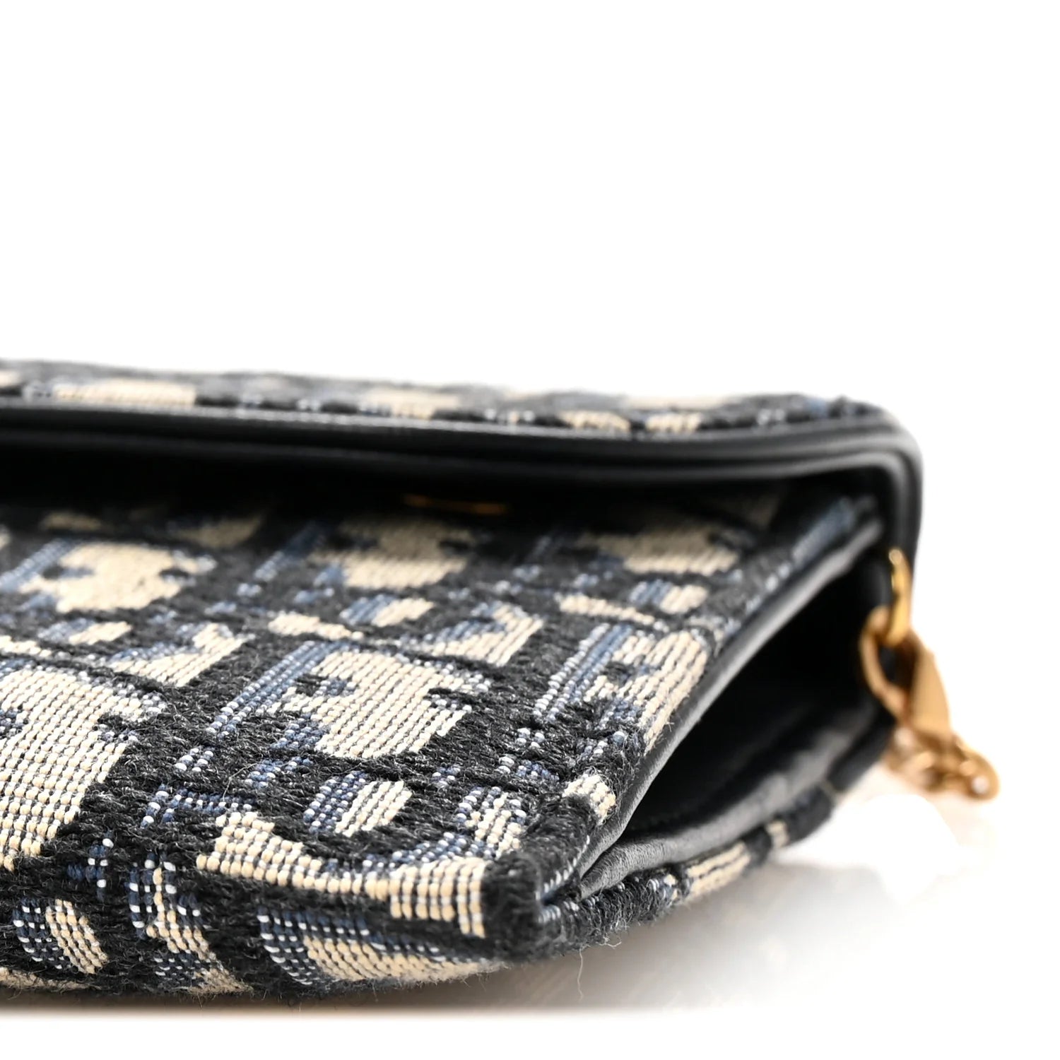 Oblique Saddle Chain Pouch Blue