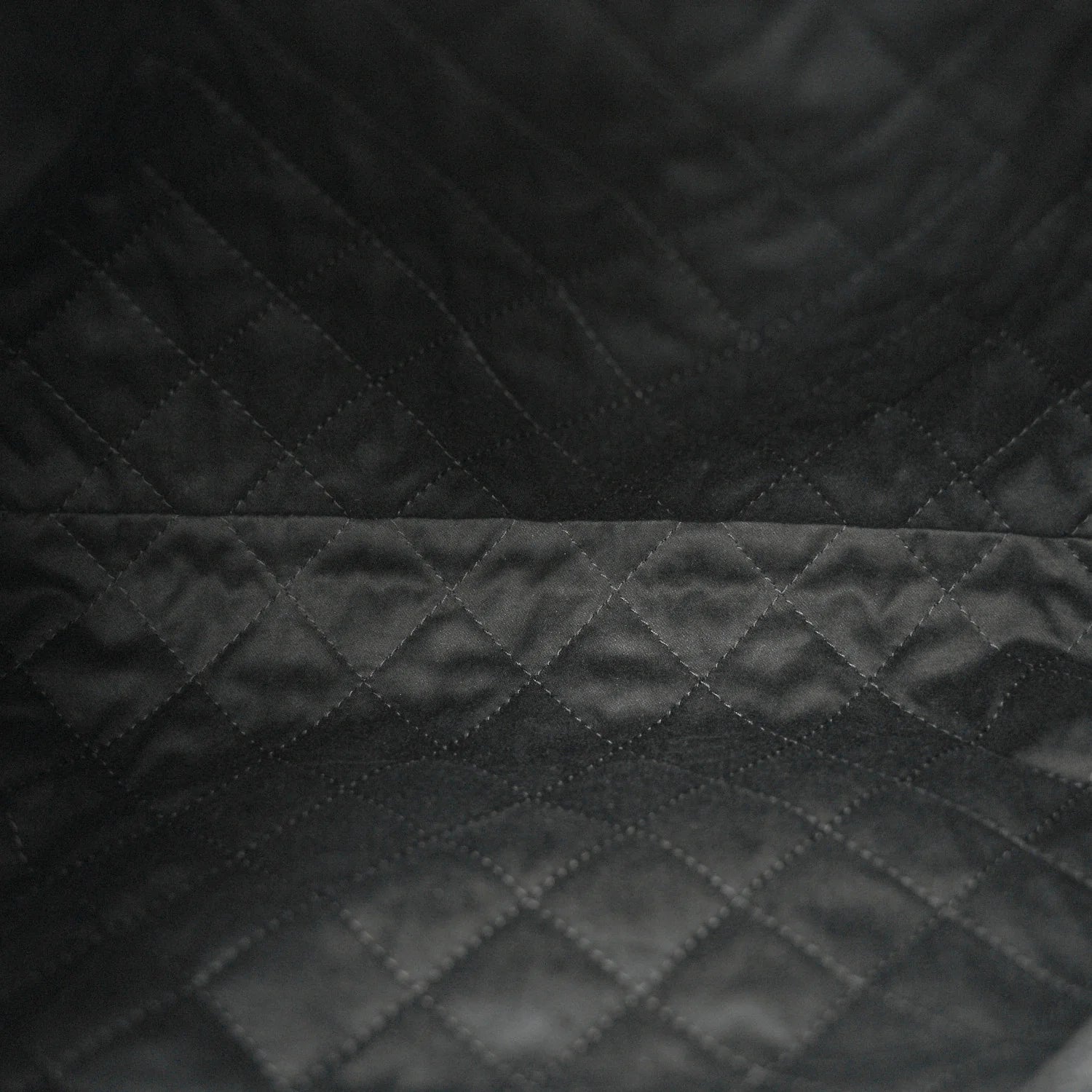 Shiny Calfskin Quilted  22 Black